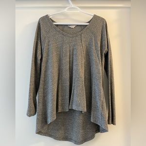 Super cute flowy top!